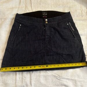 HELLY HANSEN SIZE LARGE DENIM MINI SKIRT